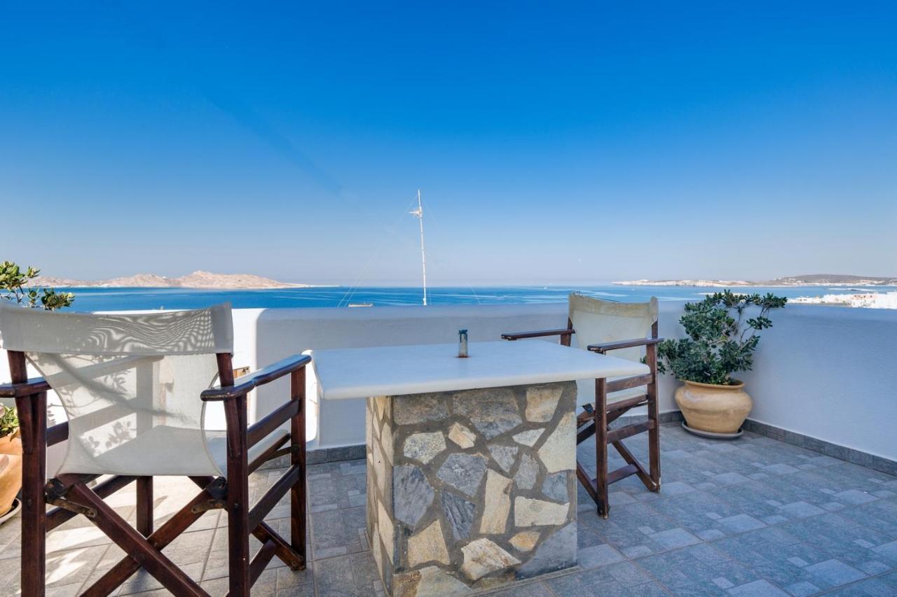 Irene Parou * Naousa (Paros)